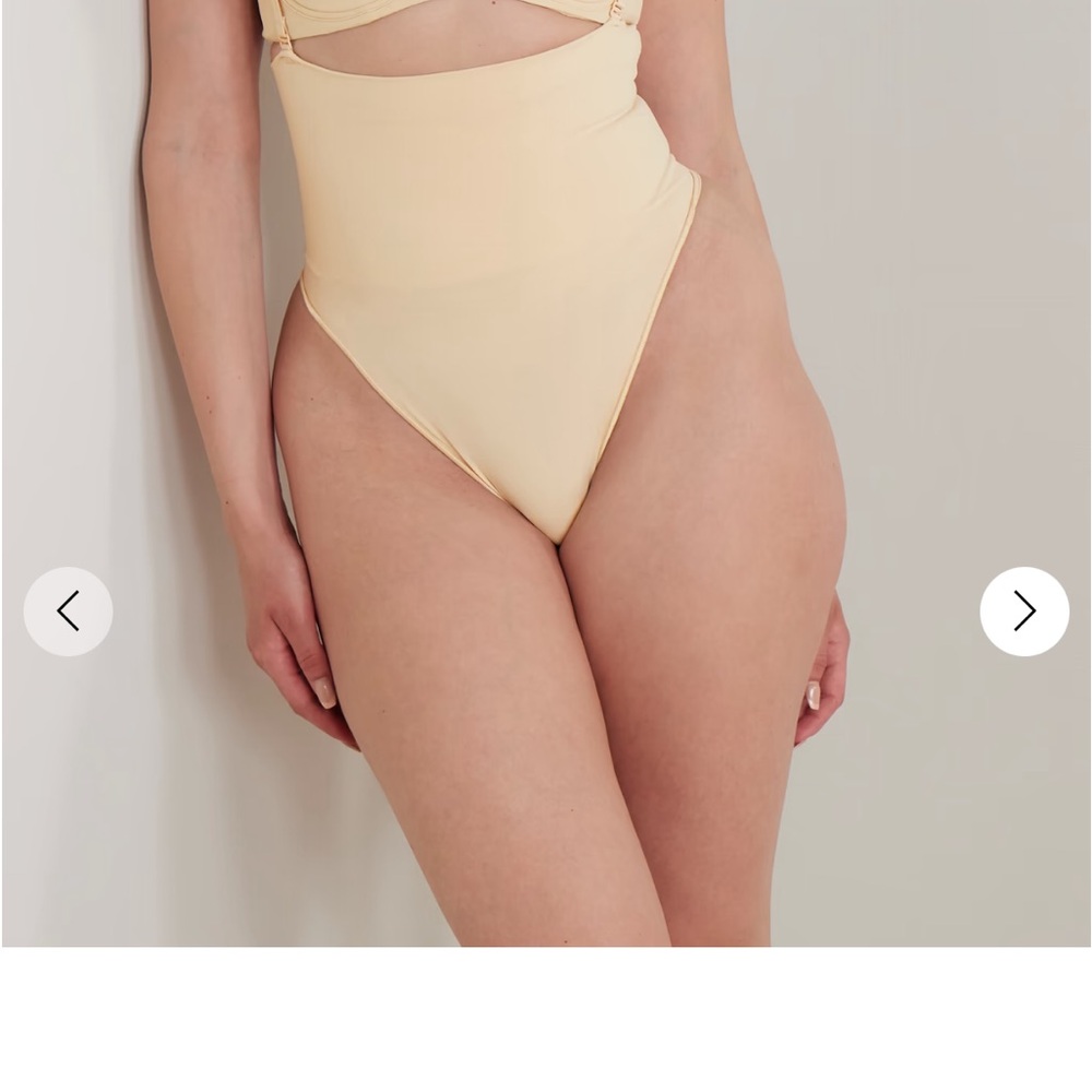 SKIMS Sz S Core Control High Waist Thong - Sand